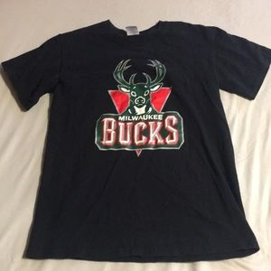 Cute Milwaukee Bucks t-shirt